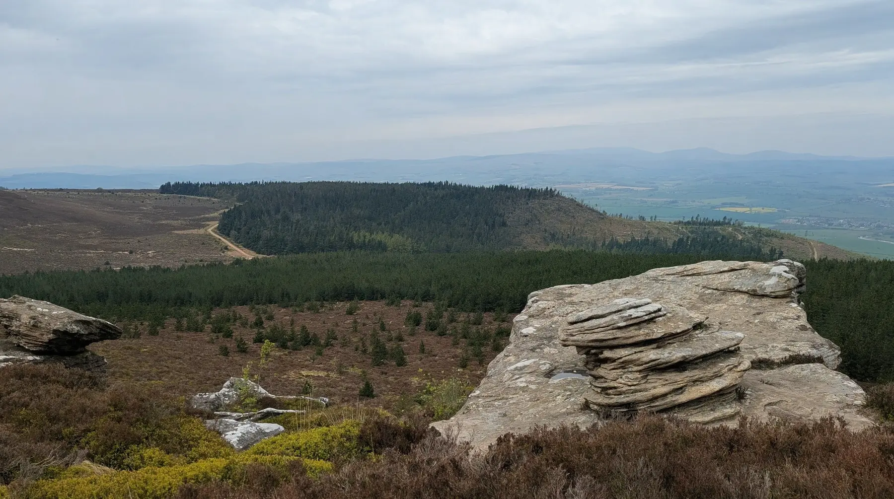 A wide view across the landscape from Simonside Hills